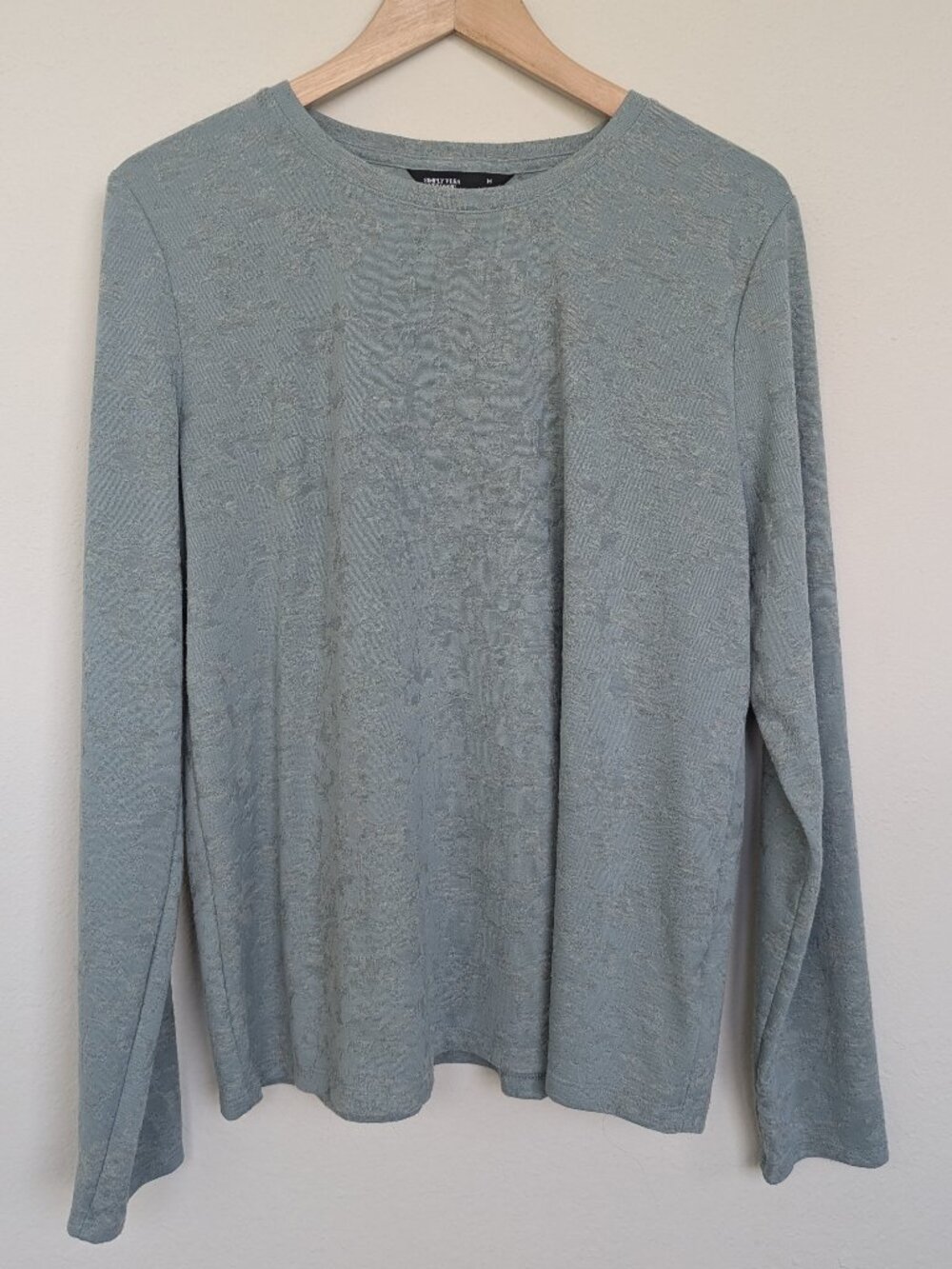 Simply Vera Wang Women's Medium Blue Long-Sleeve Crewneck Top Casual Lightweight